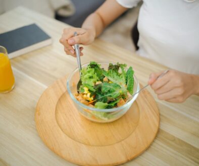 asian-woman-dieting-weight-loss-eating-fresh-fresh-homemade-salad-healthy-eating-concept